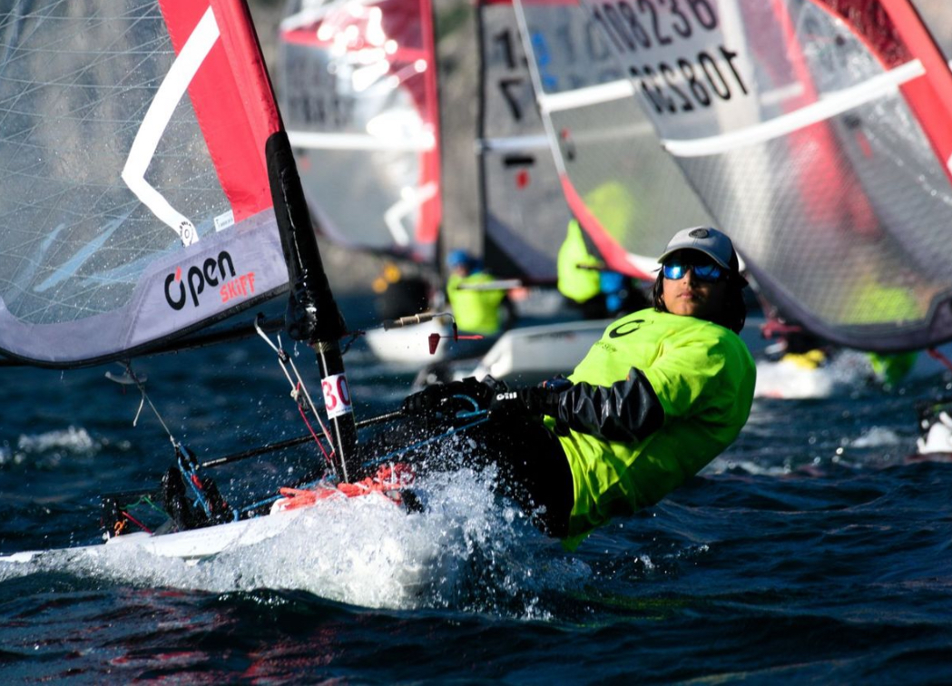 Racing dinghy technique